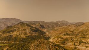 Vale a pena comprar terreno e construir?